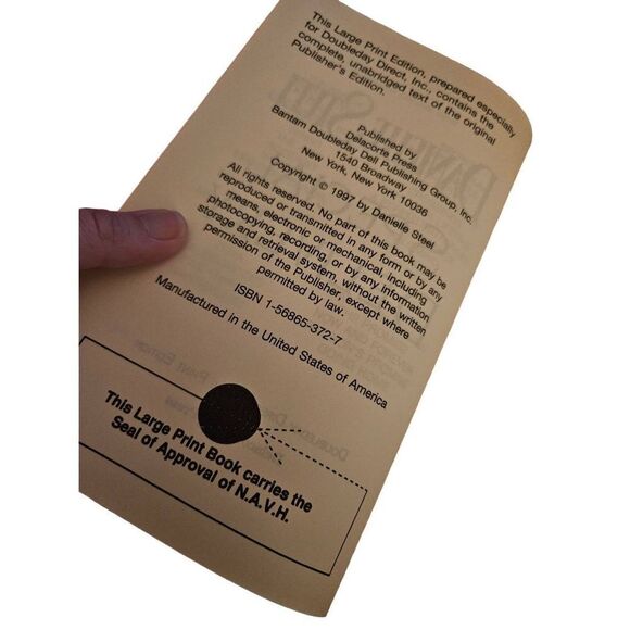 Book special delivery -danielle steele ISBN 1-56865-372-7 - Picture 3 of 4